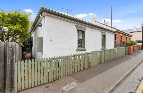 Battery Point House | Tori's on Hampden - Heritage Charm Near Salamanca