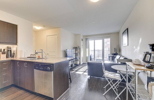 Bayview Village Condo | Toronto Furnished Condo - Modern 1 Bed, 1 Bath Corner Suite. 6 month+ Stays