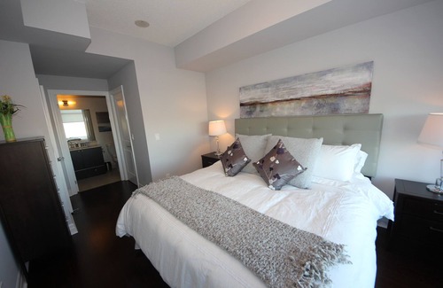 Markham Condo | Toronto Markham Center & Cineplex entertainment complex