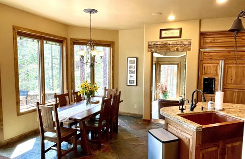 Torreon Cabin | Torreon Luxury Cabin, 4000 Sq Ft on 1st green Golf Course/Creek/Family friendly