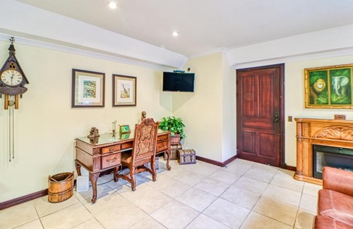Escazu Apartment | Torres Colina