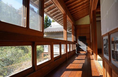 Kochi House | TOSAYAMA BASE 清流沿いの里山 古民家貸切 高知市街地より車で約20分