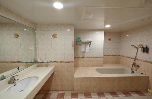 Toufen Hotel | Tou Yuan Motel