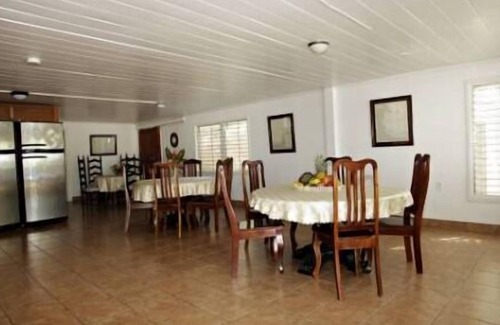 Barranca House | Toucan Family Bungalow at Jane's Beach Resort