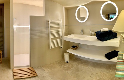 Gordes House | TOUR DES BEAUMES Private Swimming Pool in GORDES