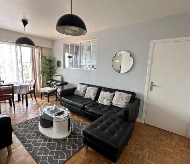 Grenelle Apartment | Tour Eiffel - Paris
