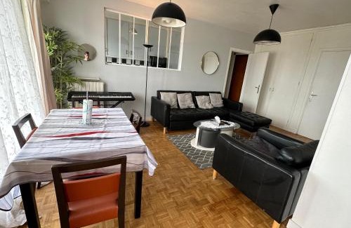 Grenelle Apartment | Tour Eiffel - Paris