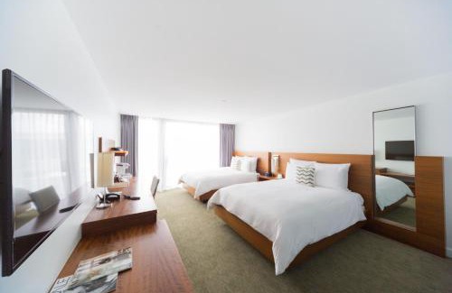 Pacific Beach Hotel | Tower 23 Hotel