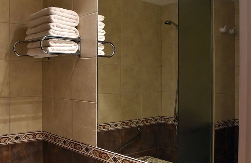 San Rafael Hotel | Tower Inn and Suites