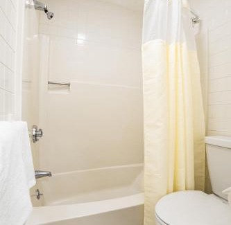 Gorham Resort | Town & Country Inn & Resort