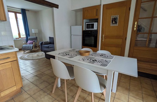 Boulogne-Centre House | Town house 500 m from the ramparts, quiet street, sleeps 4. Exterior courtyard.