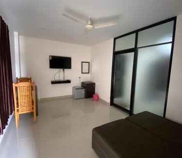 Valanchery Hotel | Town Hub