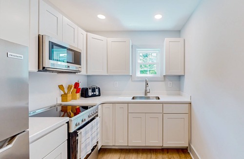 The Pines House | Town of Rehoboth Beach retreat with full kitchen, washer/dryer, fast WiFi, & AC