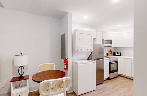 The Pines Condo | Town of Rehoboth Beach updated studio with AC, kitchen, & W/D - walk everywhere