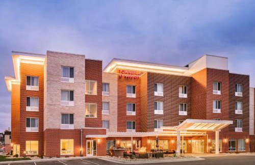 Dubuque Hotel | TownePlace Suites by Marriott Dubuque Downtown