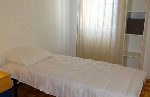 Viviers House | Townhouse ideal for group of workers