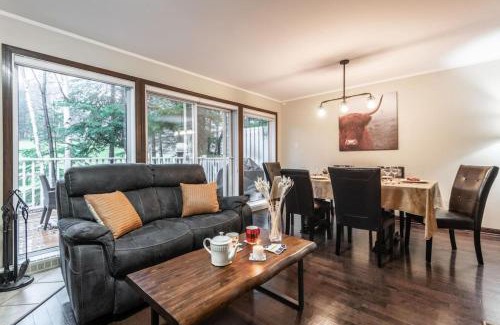 Mont-Tremblant House | Townhouse With Free Shuttle To Tremblant Resort