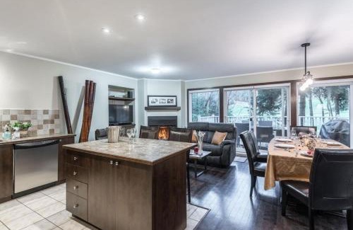 Mont-Tremblant House | Townhouse With Free Shuttle To Tremblant Resort