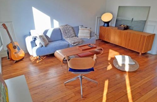 Clichy Apartment | Très beau 2P avec vaste séjour ensoleillé - A 50 m du métro du marché et de la mairie