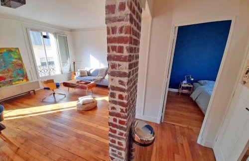 Clichy Apartment | Très beau 2P avec vaste séjour ensoleillé - A 50 m du métro du marché et de la mairie