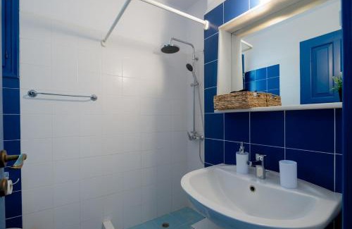 Ampelas House | Traditional Cycladic Home Paros