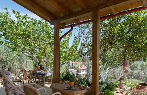 Kolymbari House | Traditional Family Cretan Home!