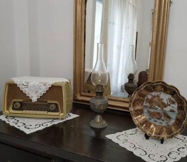 Amfilochia Apartment | Traditional house by the sea 2