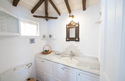 Poros Apartment | Traditional House under the Clock Tower with Sweet View