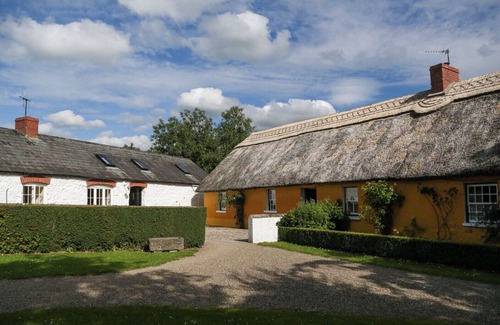 Adare Cottage | Traditional Irish Stone Barn Cottage in Beautiful and Tranquil Countryside