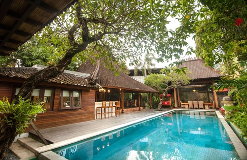 Padangsambian Villa | Traditional Luxury Joglo in Kerobokan: Experience REAL Bali