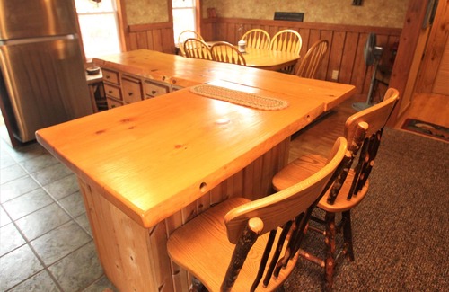 Jefferson Township Cabin | Traditional Mountain Cabin minutes from Kooser Lake and Hidden Valley Resort