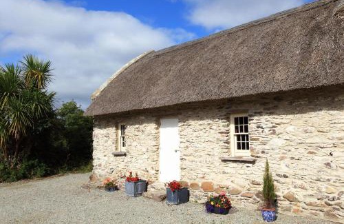 Templenoe House | Traditional style thatched cottage in Kenmare