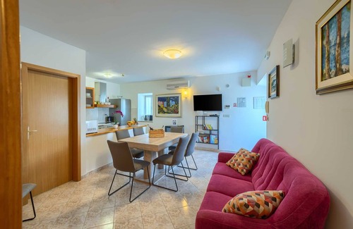 Sumartin Villa | Traditional Villa Bonaca in Sumartin with private pool, Brač Island, near sea