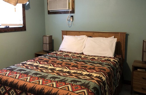 Deadwood Apartment | Trailside Lodging - Room 145