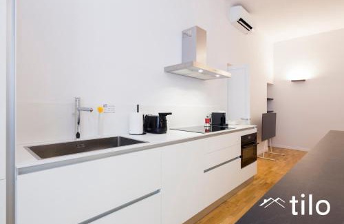 San Vincenzo Apartment | Train Station| 3BR| A/C| City Center By Tilo