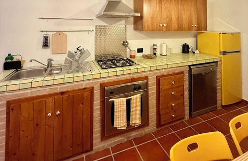 Scalea Apartment | TraMonti e Mare - relax in the historic center just a stone's throw from the sea