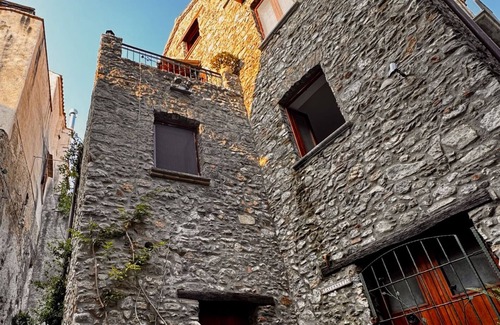 Scalea Apartment | TraMonti e Mare - relax in the historic center just a stone's throw from the sea