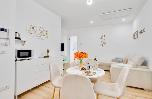 Municipio 3 Apartment | Tramonto sul mare Bari Apartment near the airport