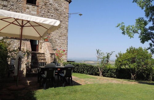Castellina in Chianti Apartment | Tranquil 2-bedroom apartment with WiFi in Toscana