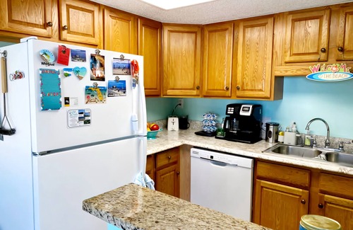 Ormond-by-the-Sea Condo | Tranquil 2-bedroom condo with pool in Ormond Beach