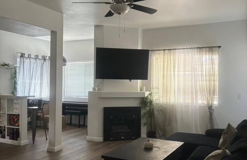 Paradise Condo | Tranquil 3-bedroom condo with AC in vibrant Las Vegas