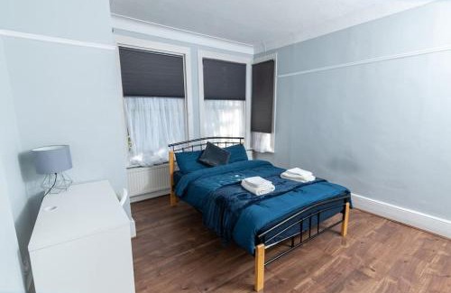 Arnos Grove Apartment | Tranquil 3BR in Arnos Grove