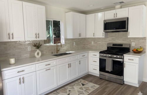 Los Angeles House | Tranquil 4-bedroom house with AC in charming Los Angeles