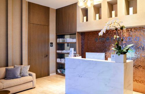 Hollywood South Central Beach Apartment | Tranquil Beachfront Retreat w Panoramic Views
