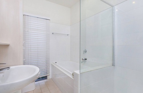 Killcare House | 'Tranquil Beachside Escape' by Accom Holidays