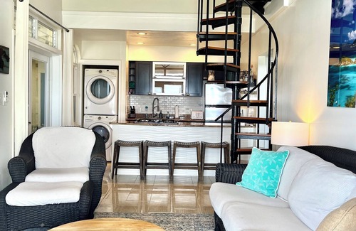 Estate Enighed Villa | TRANQUIL BREEZE [3 BR - 3 BA] Best Views & Location- Close to Town & Generator