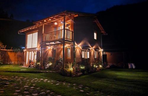 Huaran Ski Chalet | Tranquil creekside Bungalow in Sacred Valley Cusco
