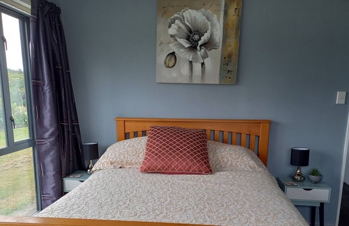 Christchurch Cottage | Tranquil eco getaway close to the airport