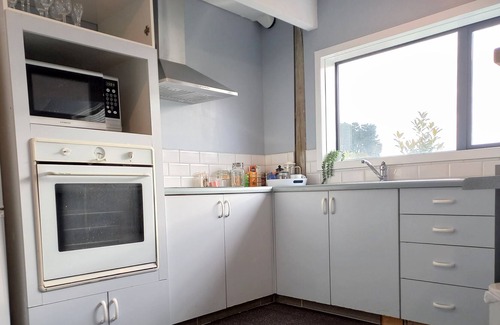 Christchurch Cottage | Tranquil eco getaway close to the airport