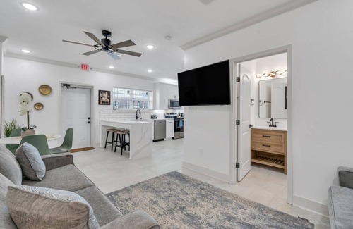 Tulane - Gravier House | Tranquil Escape in NOLA: 3BR, 3BA Mid-City Retreat - Near City Park w/Pool and hot tub